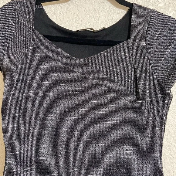 THE LIMITED Black Dress - Picture 4 of 7